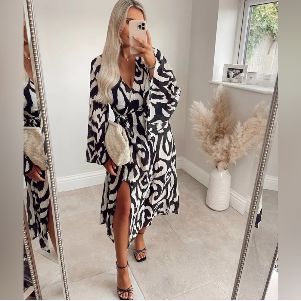 Stylish Black and White Women's Dress